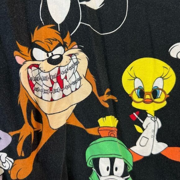 Women’s Looney Tunes Scrub Top What’s Up Doc? Taz Bugs Bunny Tweety Bird Sz 3xl - Picture 16 of 16